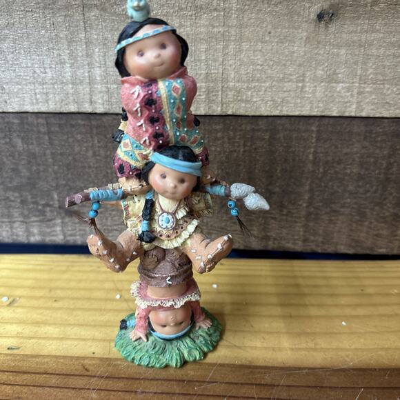 Friends Of The Feather 1995 Brave Support 171840 Totem Pole With Boys In Box - Picture 1 of 6